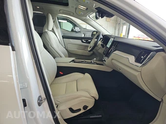 2026 Volvo XC60 B5 Ultra – miniatura 8