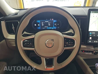 2026 Volvo XC60 B5 Ultra - miniatura 10