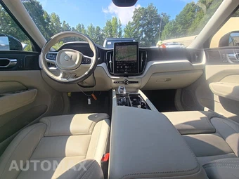 2026 Volvo XC60 B5 Ultra - miniatura 11