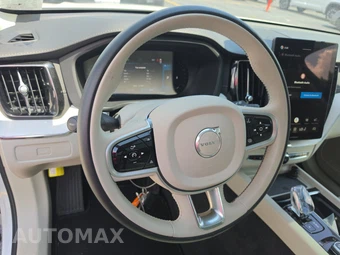 2026 Volvo XC60 B5 Ultra - miniatura 10
