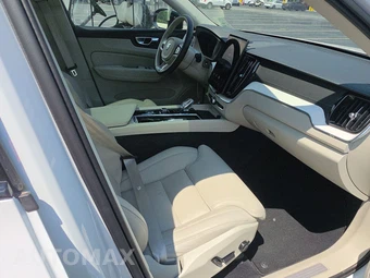 2026 Volvo XC60 B5 Ultra - miniatura 8
