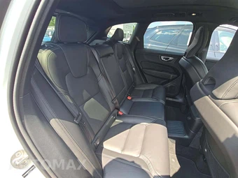 2026 Volvo XC60 Plug-In Hybrid T8 Ultra Black Edition - miniatura 16