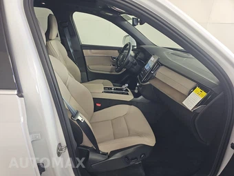 2026 Volvo XC90 B6 Plus 7-Passenger – miniatura 8