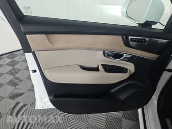 2026 Volvo XC90 B6 Plus 7-Passenger – miniatura 9