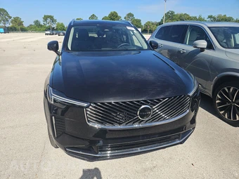 2026 Volvo XC90 B6 Ultra 7-Passenger - miniatura 2
