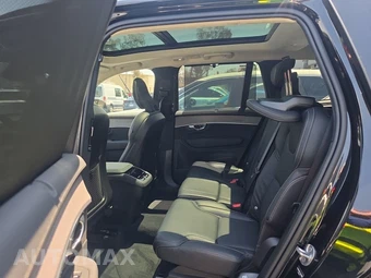2026 Volvo XC90 B6 Ultra Dark Theme 7-Passenger - miniatura 13