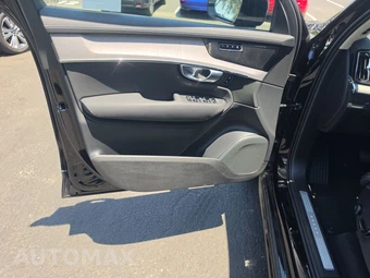 2026 Volvo XC90 B6 Ultra Dark Theme 7-Passenger - miniatura 9