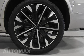 2026 Volvo XC90 B6 Ultra Dark Theme 7-Passenger - miniatura 11