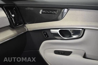 2026 Volvo XC90 B6 Ultra Dark Theme 7-Passenger - miniatura 29