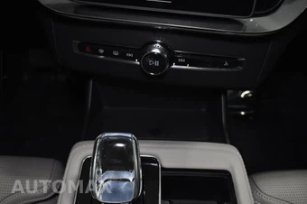 2026 Volvo XC90 B6 Ultra Dark Theme 7-Passenger - miniatura 32