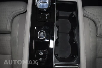 2026 Volvo XC90 B6 Ultra Dark Theme 7-Passenger - miniatura 33