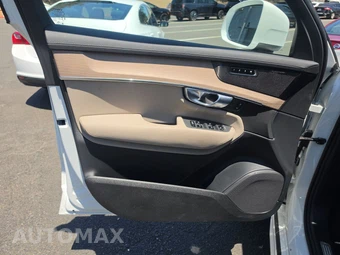 2026 Volvo XC90 Plug-In Hybrid T8 Plus 7-Passenger - miniatura 9