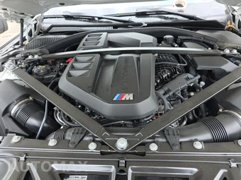 2027 BMW M4 Competition xDrive Coupe - miniatura 16