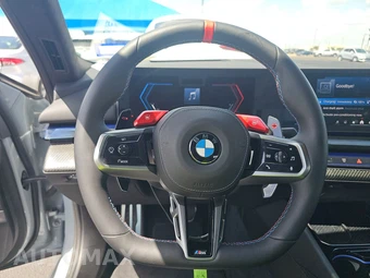 2027 BMW M5 Sedan - miniatura 10