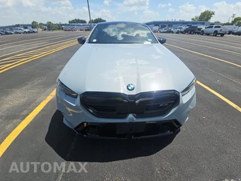 2027 BMW M5 Sedan - miniatura 2