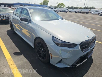 2027 BMW M5 Sedan - miniatura 3