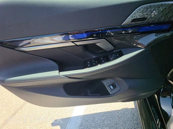 2027 BMW M5 Sedan - miniatura 15