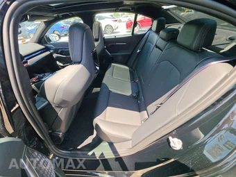 2027 BMW M5 Sedan - miniatura 19