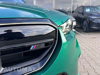2027 BMW M5 Touring Wagon – miniatura 10