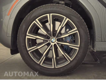 2027 BMW X6 Sports Activity Coupe M60i xDrive - miniatura 9