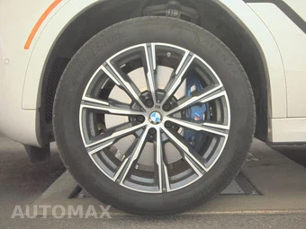 2027 BMW X6 Sports Activity Coupe M60i xDrive - miniatura 9
