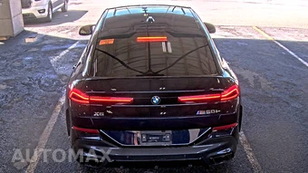 2027 BMW X6 Sports Activity Coupe M60i xDrive - miniatura 5