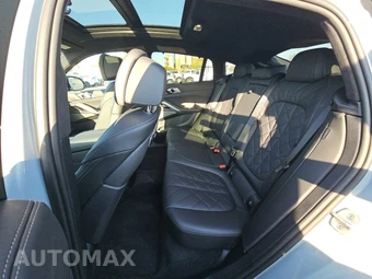 2027 BMW X6 Sports Activity Coupe M60i xDrive - miniatura 13