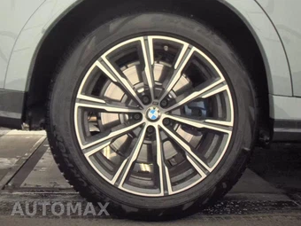 2027 BMW X6 Sports Activity Coupe M60i xDrive – miniatura 11