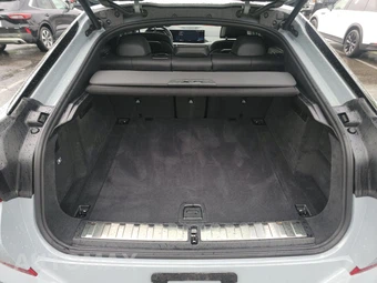 2027 BMW X6 Sports Activity Coupe M60i xDrive – miniatura 23