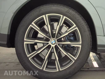 2027 BMW X6 Sports Activity Coupe M60i xDrive - miniatura 11
