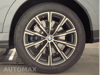 2027 BMW X6 Sports Activity Coupe M60i xDrive - miniatura 12