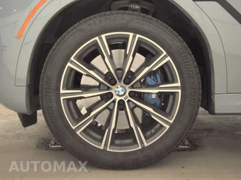 2027 BMW X6 Sports Activity Coupe M60i xDrive - miniatura 9