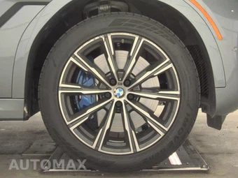 2027 BMW X6 Sports Activity Coupe M60i xDrive - miniatura 10