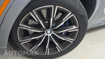 2027 BMW X6 Sports Activity Coupe M60i xDrive - miniatura 26