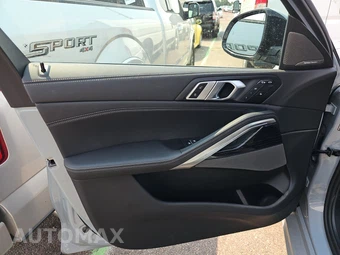 2027 BMW X6 Sports Activity Coupe xDrive40i - miniatura 15