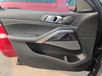 2027 BMW X6 Sports Activity Coupe xDrive40i – miniatura 15
