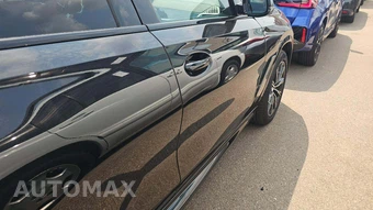 2027 BMW X6 Sports Activity Coupe xDrive40i – miniatura 31