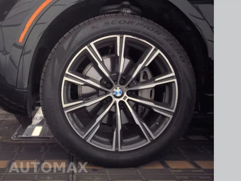 2027 BMW X6 Sports Activity Coupe xDrive40i – miniatura 9