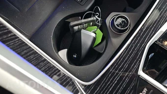2027 BMW X6 Sports Activity Coupe xDrive40i – miniatura 24