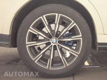 2027 BMW X6 Sports Activity Coupe xDrive40i - miniatura 11