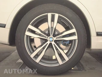 2027 BMW X7 M60i - miniatura 11
