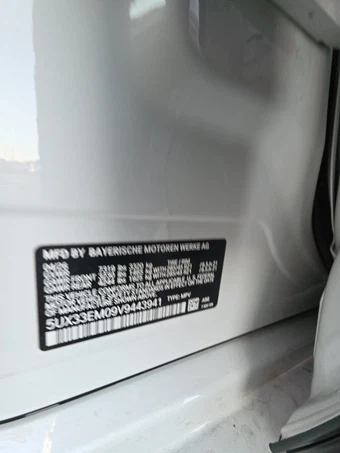 2027 BMW X7 M60i - miniatura 21
