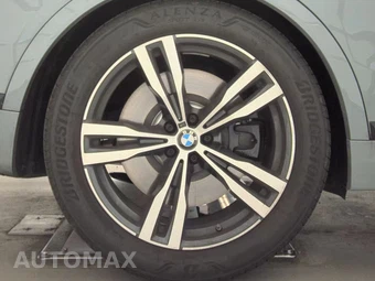 2027 BMW X7 M60i - miniatura 11