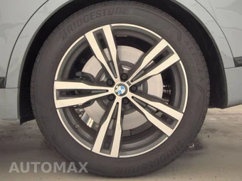 2027 BMW X7 M60i - miniatura 12
