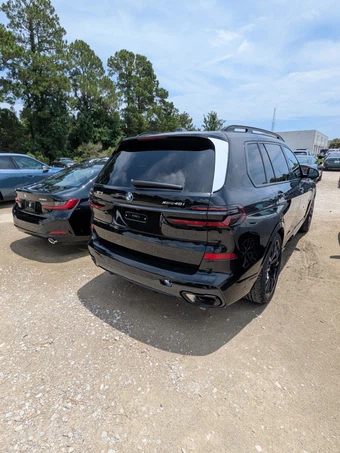 2027 BMW X7 xDrive40i - miniatura 3