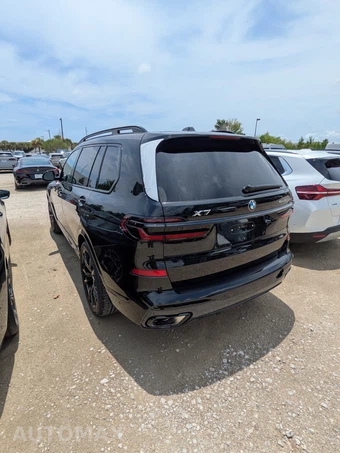 2027 BMW X7 xDrive40i - miniatura 4