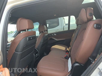 2027 BMW X7 xDrive40i - miniatura 13