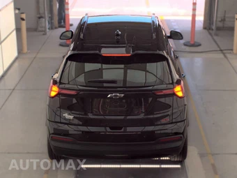 2027 Chevrolet Bolt RS - miniatura 5