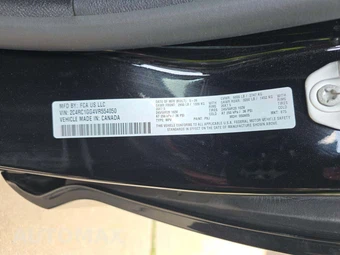 2027 Chrysler Pacifica Limited 121.6" WB - miniatura 5
