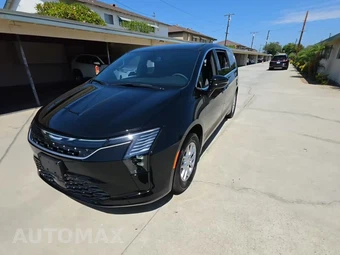 2027 Chrysler Pacifica Select 121.6" WB